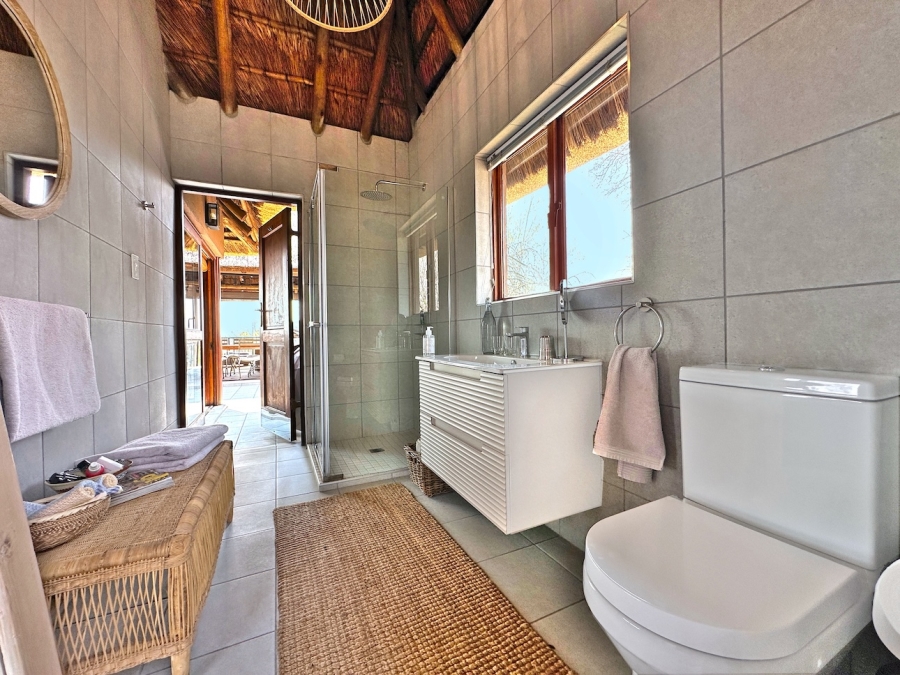 4 Bedroom Property for Sale in Boschenvaal River Front Lodges Free State